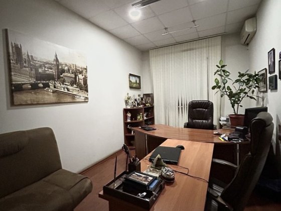 Продам приміщення на вул.Незалежноі Украіни