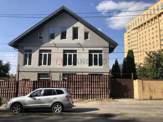 У продажу комерційна Будівля Центр Нагірка 540000$ Дніпро