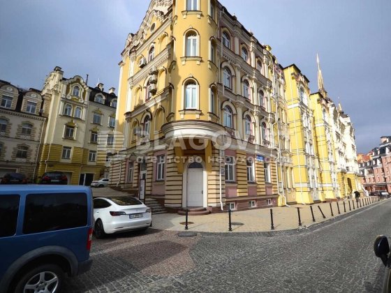 Поділ. нежитлове приміщення. 80 кв.м Київ