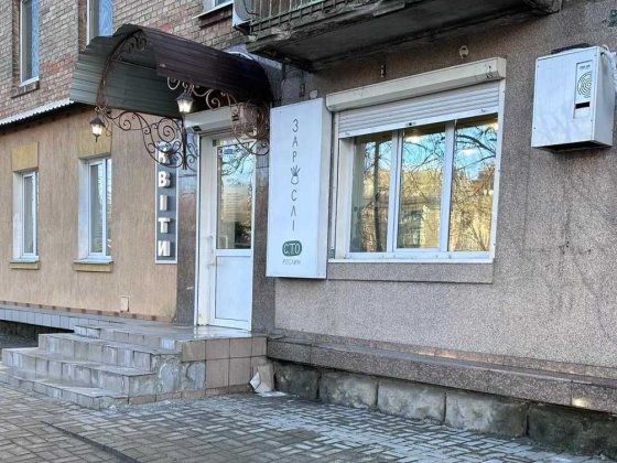 м.Берестейська фасадне приміщення 41.3 кв.м. Окремий Вхід з фасаду Київ