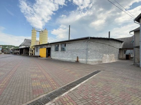 Комерційне приміщення 1600 м Калуш