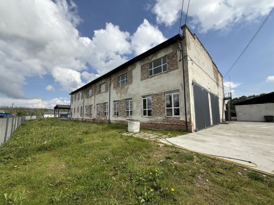 Оренда приміщення для вантажних машин Калуш