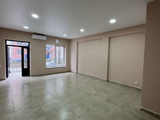 Здається приміщення в центрі Кам'янець-Подільський