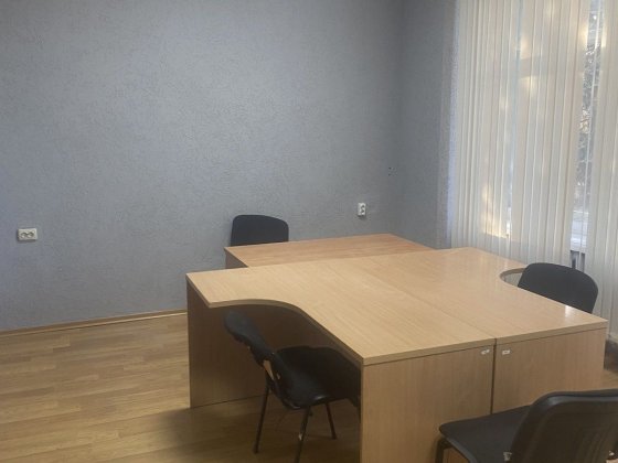 Здається приміщення. Кам'янець-Подільський