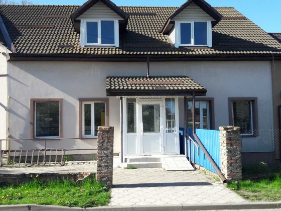 Хороше місце, за 200м 5 школа,30 м парк,орієнтовна ціна 300$ Киверцы