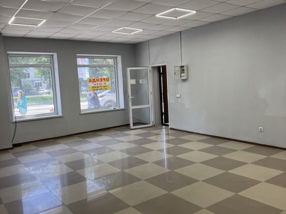 Здається приміщення в р-ні ринку Кам'янець-Подільський