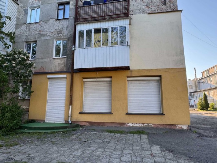 Оренда комерційного приміщення по вул. Театральній - фото 1