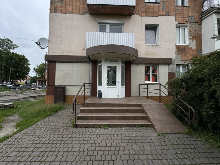 Оренда магазину 44,9 м² на вул. Незалежності - фото 1