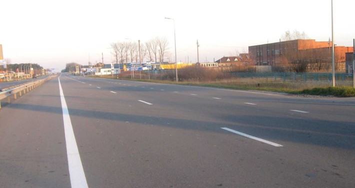 Приміщеня оренда Варшавська траса  стоянка база TIR АЗС релокація Київ - фото 1