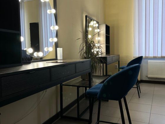 Оренда ко-воркінгу для бʼюті-майстрів Glam Zone Кам'янець-Подільський