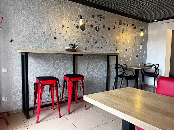 Здаєтся приміщення з обладнанням та меблями р-н кр. ринку. Краматорск