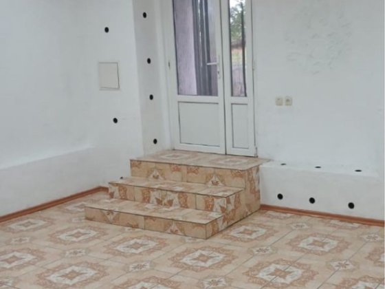 Здам нежитлове полупідвальне приміщення Берестин