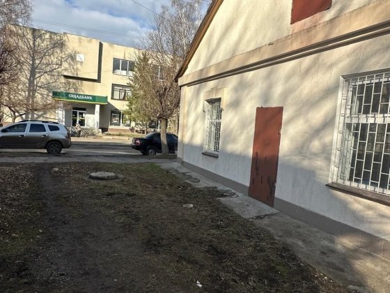 Оренда приміщення в центрі міста навпроти Ощадбанку Лозова