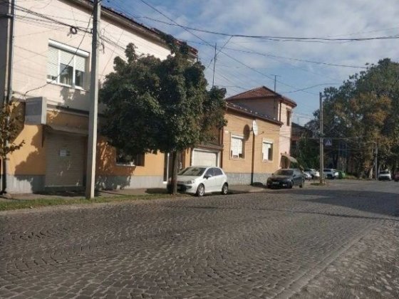 Здається в оренду торгове приміщенняв 40 м.кв центральній частині міст Мукачево