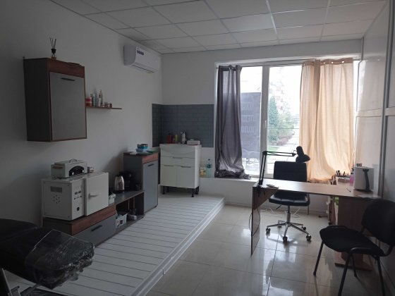 Приміщення в суборенду бровісту, лашмейкеру, перукарю Мукачево