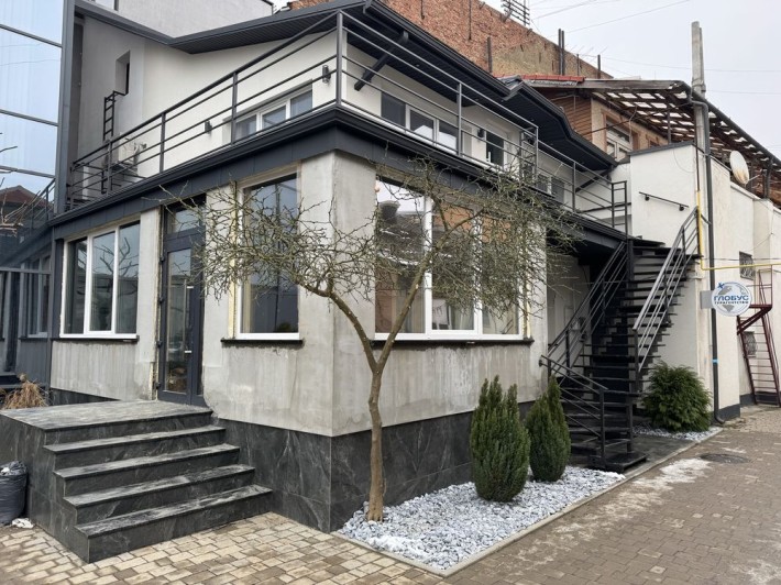 Оренда приміщення від власника 85кв Мукачево, біля ЦНАПу - фото 1