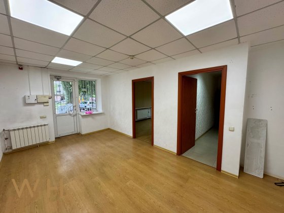 Продаж комерційне приміщення 40m², вул. Світлицького 24а, окремий вхід Київ