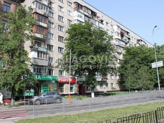 Продаж   Фасадного Приміщення на Лісному ! 160 кв.м! Магазин Київ