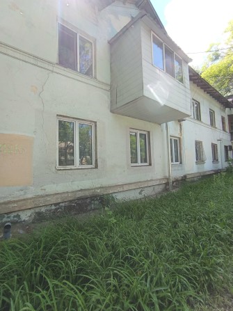 Продам помещение 45 метров с 3 фасадными окнами на Адмиральском пр.! - фото 1