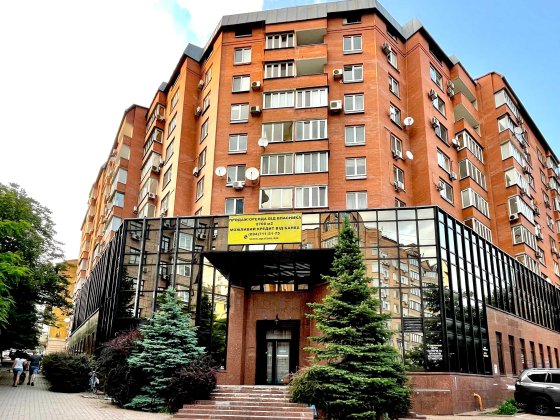 Нежитлове приміщення під квартиру Центр Кониського 52/58 Киев