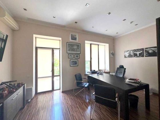 Продажа фасадного здания на Таирова. код 191591 Одеса