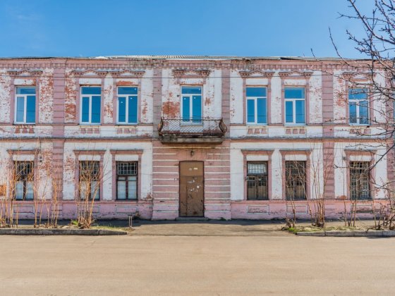 Продаж комерційного комплексу окремих будівель з двором в центрі Харьков