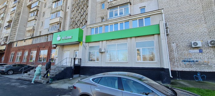 Продаж приміщення 115 кв.м. Гарна локація. - фото 1