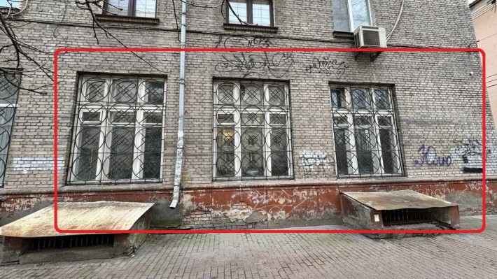 Продаж 64.5 кв.м фасадного приміщення вул.Почайнинська 53/55 - фото 1