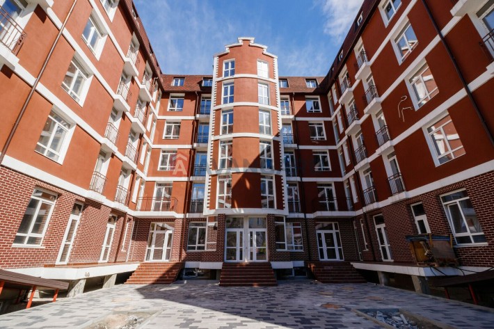 Продаж комерційного цокольного прим. 66.2м2 вул. Д. Луценка 2в - фото 1