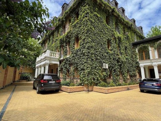 Отдельно стоящее здание 1550м2 ул. Жилянская метро Олимпийская Київ