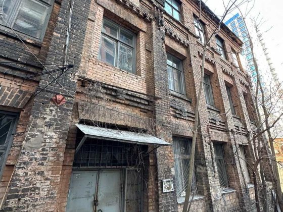 Окрема будівля в центрі, Жилянська, 26, метро Олімпійська Київ