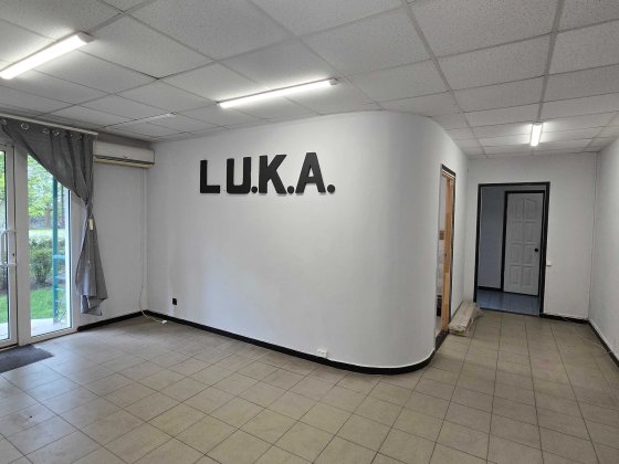 Продам нежилое помещение 52 м2, под офис, магазин, банк. Ак. Королева Одесса