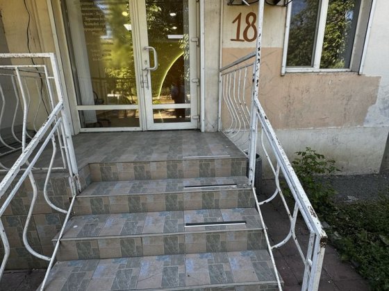 Продам фасадное помещение