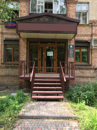 Продам приміщення (офіс), нежит.фонд, окремий вхід, червона лінія. - фото 1