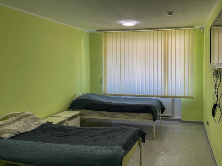Терміновий продаж приміщення з орендарями на вул. Володимира Великого - фото 1
