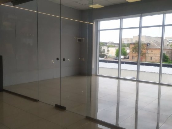 Здається  в оренду приміщення у ТЦ Куб Павлоград