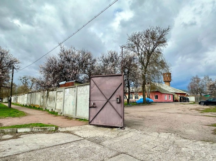 Центр міста .Продаж/Оренда комерційна нерухомість з територією . - фото 1