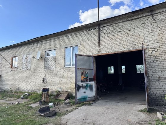Приміщення під СТО + склад Сарни