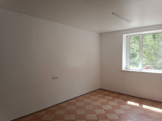 Прииміщення біля АТБ