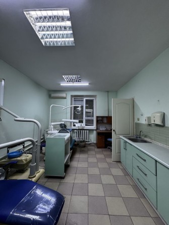 Оренда приміщення у Центрі міста 51 м2 з окремим входом! - фото 1