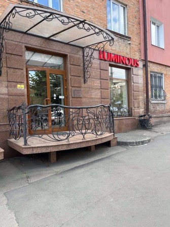 Здається в оренду фасадне комерційне приміщення в самому серці міста! - фото 1