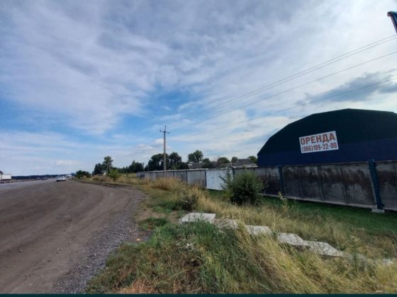 Ангар, адмінбудівля та зем.ділянка 0,70 га Умань