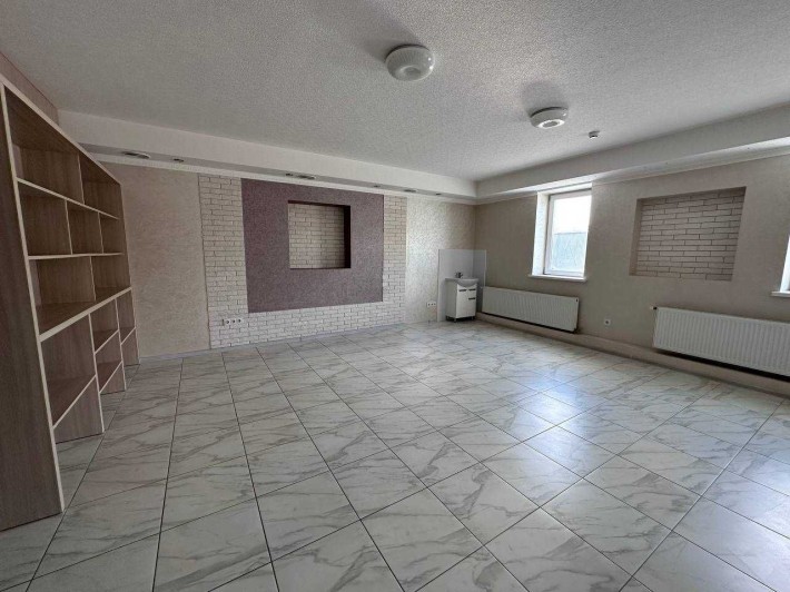 Офісні приміщення в центрі, оренда 240 м2 - фото 1