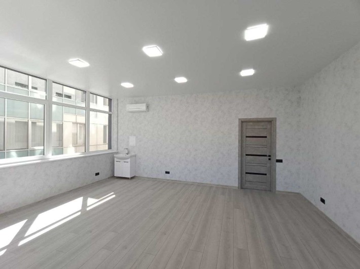 Оренда приміщення 140 кв.м., 5 кабінетів.  Зарічанська - фото 1