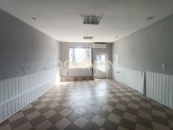 Здається комерційне приміщення біля центра Хуста Хуст