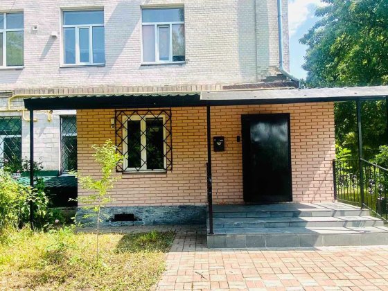 Продаж приміщення , фасад ! 115 м2 з Укриттям! Магазин, Медичний центр Київ