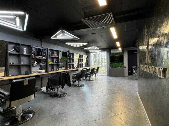 Продаж комерційного приміщення з готовим (орендарем) бізнес барбершоп Львів