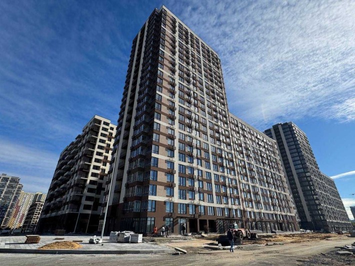Продаж. Фасад. Комерційне приміщення 74м² ЖК Варшавський 2 - фото 1