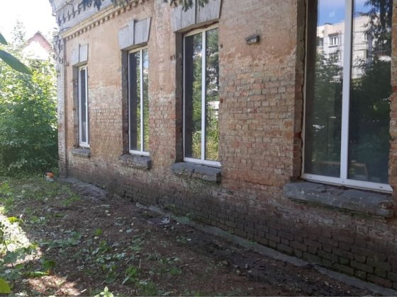 Продам  отдельно стоящее здание  Покотиловка Харків
