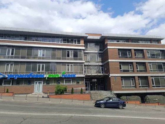 Будівля та земельні ділянки м. Київ, вул. Старонаводницька, 19,21,23 Київ